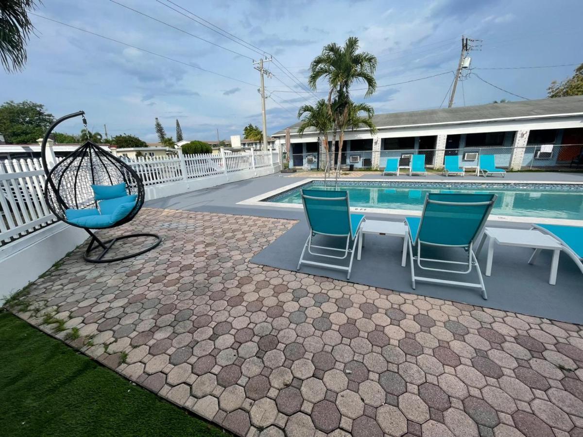 Hollywood Gardens Inn & Suites 외부 사진
