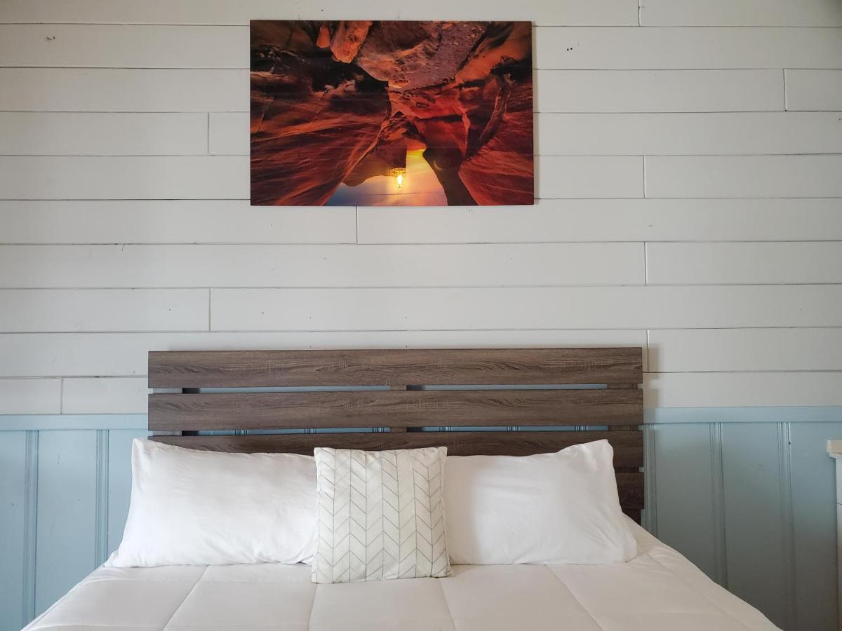 Hollywood Gardens Inn & Suites 외부 사진