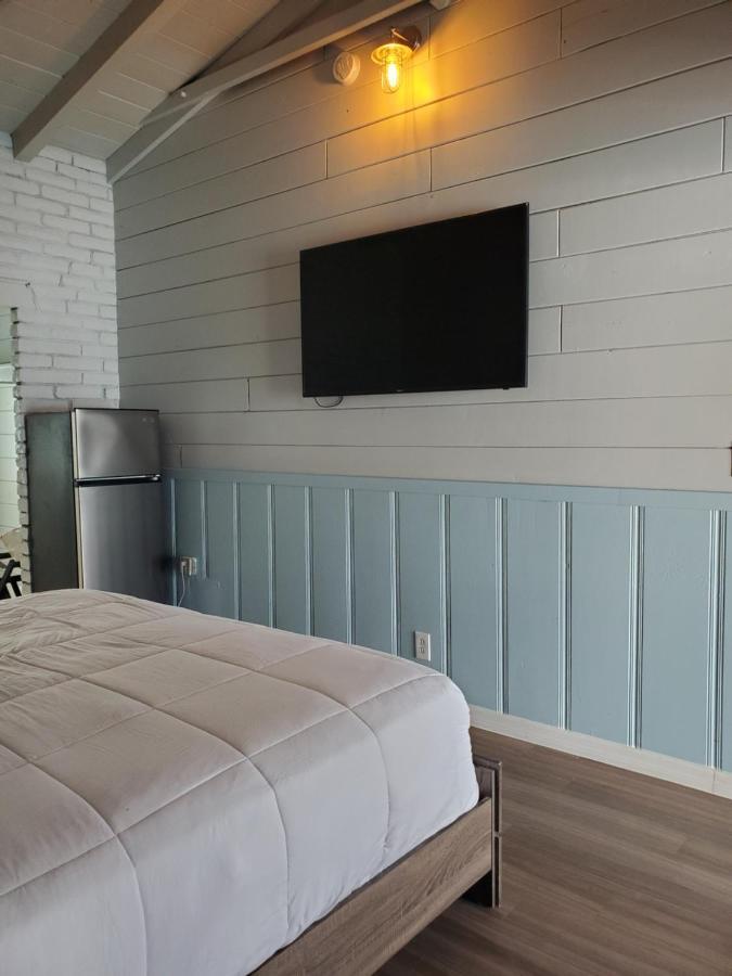 Hollywood Gardens Inn & Suites 외부 사진