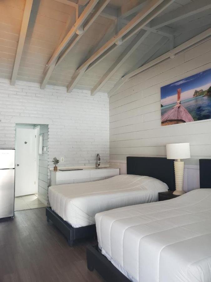 Hollywood Gardens Inn & Suites 외부 사진