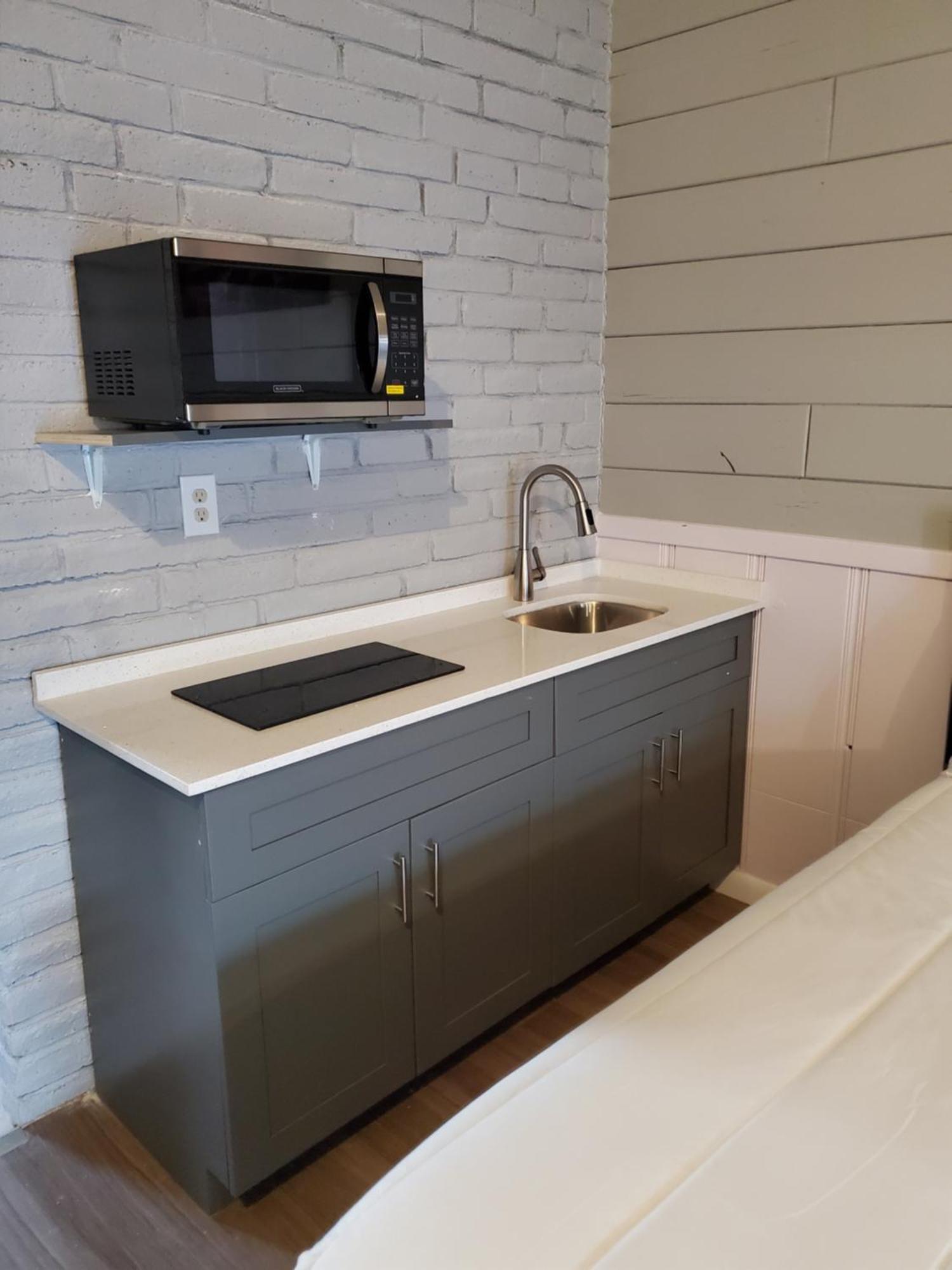 Hollywood Gardens Inn & Suites 외부 사진